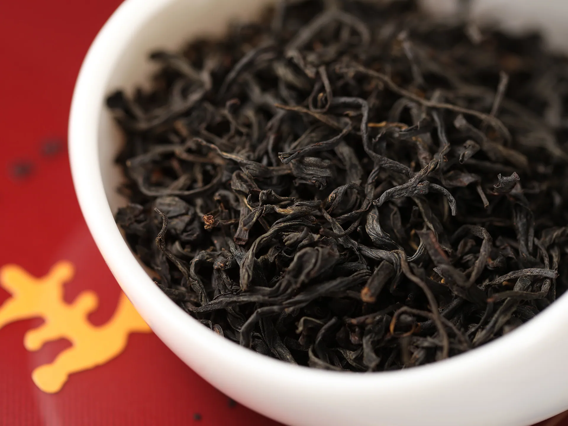 小坐 野生红茶 · 干茶近景