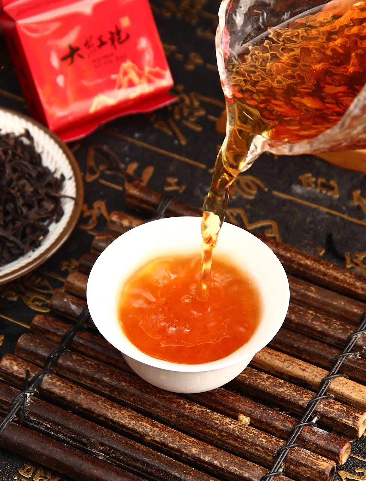 大红袍 · 茶汤特写